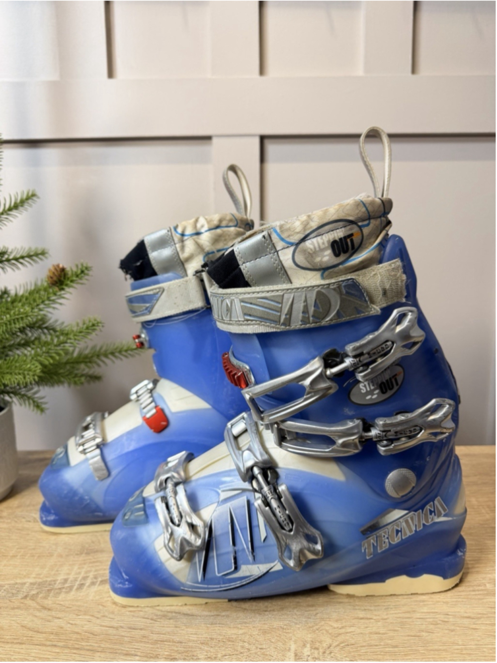 Tecnica Modo 10 Attiva Ski Boots Womens 26.0 26.5 US 9 Blue Ultra Fit 305mm